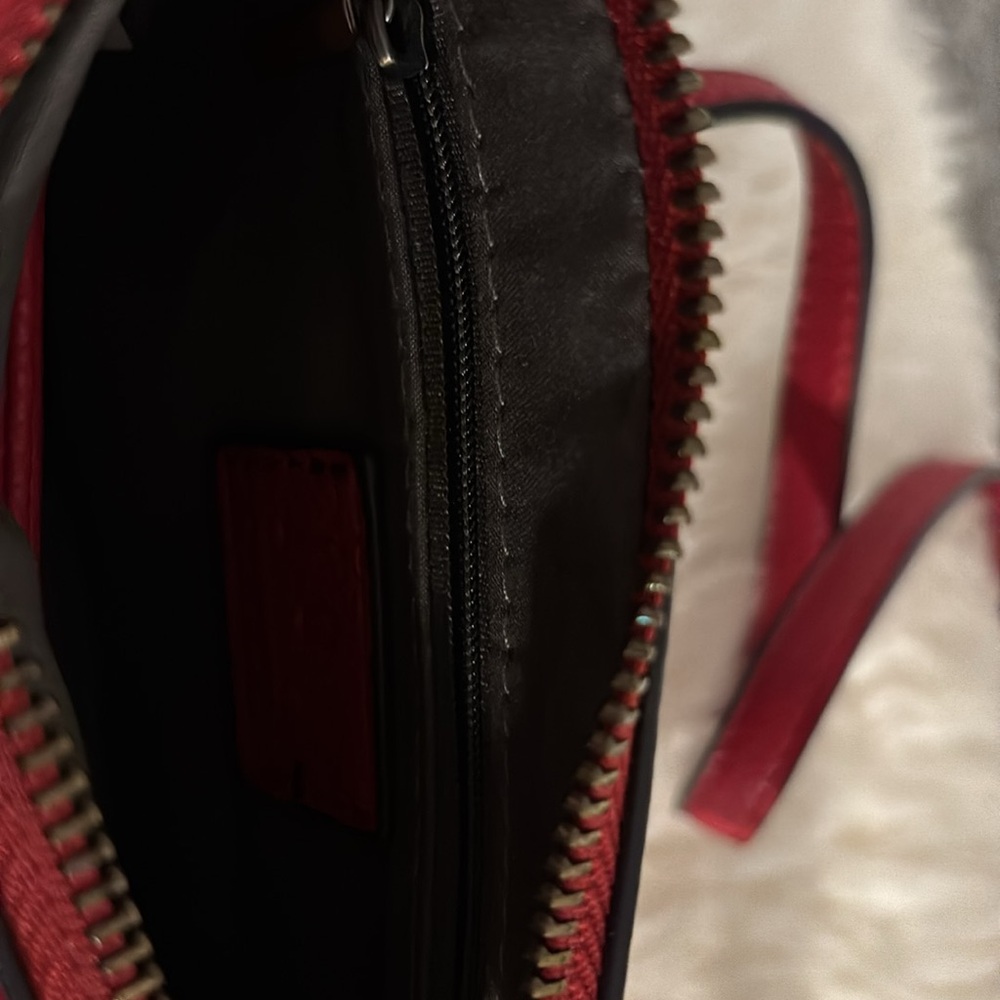 Red Leather crossbody or clutch - Picture 4 of 6